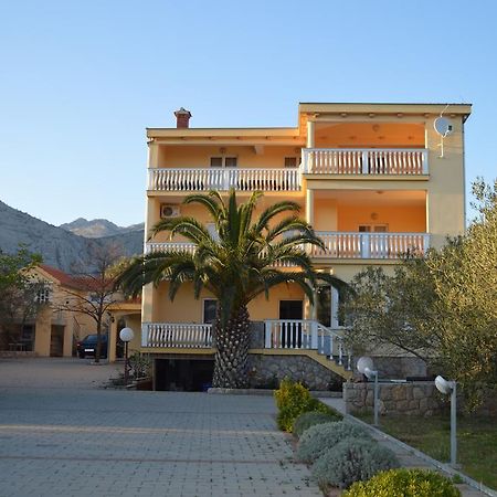 Apartments Zdenka Starigrad Paklenica Bagian luar foto