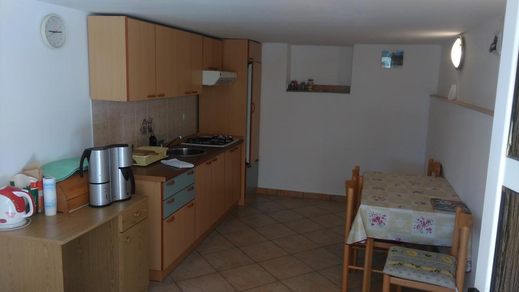 Apartments Zdenka Starigrad Paklenica Bagian luar foto
