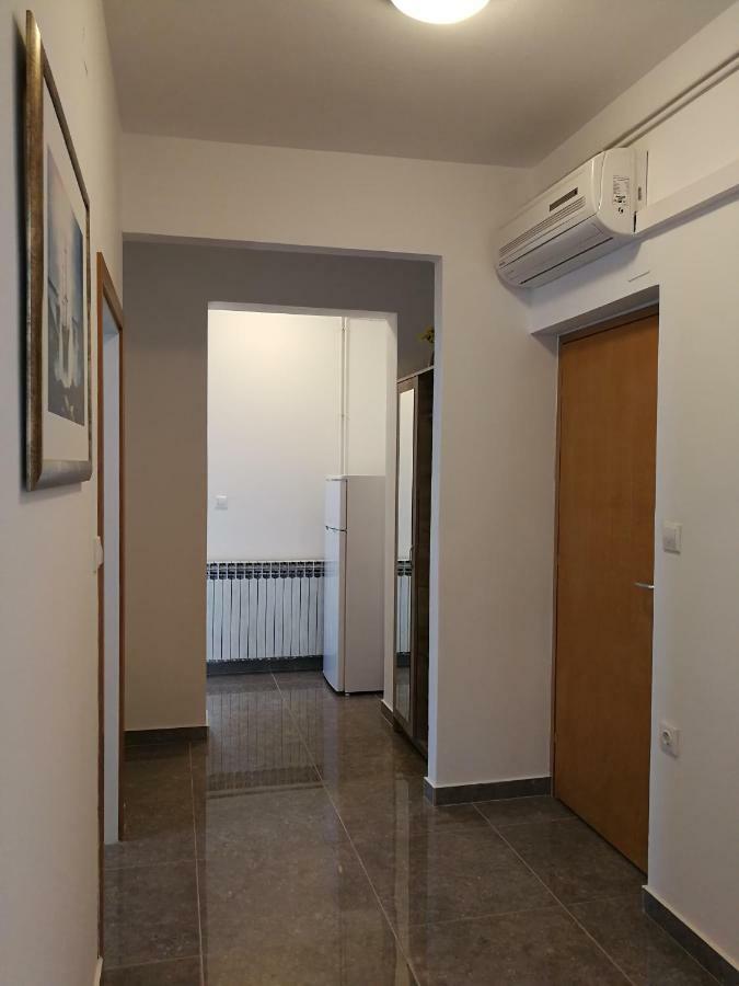 Apartments Zdenka Starigrad Paklenica Bagian luar foto